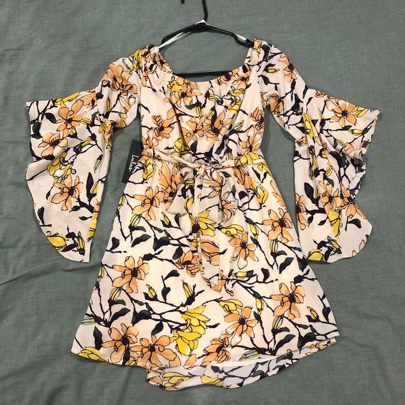 Lulu's off the shoulder Floral Dress (NWT) - Picture 4 of 6